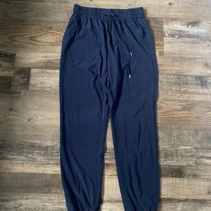 Aritzia TNA Speed Jogger